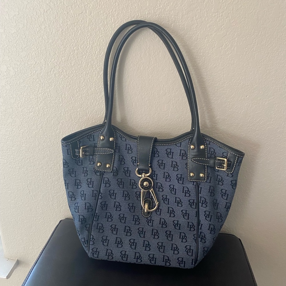 Dooney and Bourke Logo lock tulip satchel